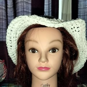 Crochet bucket hat NWOT